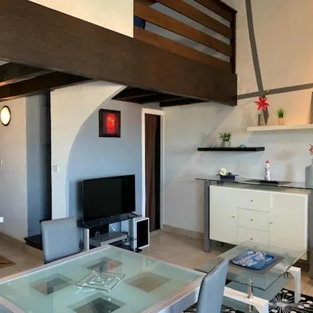 Cap D'agde, 2 Pieces, 6 Personnes - Fr-1-607-90 Apartment
